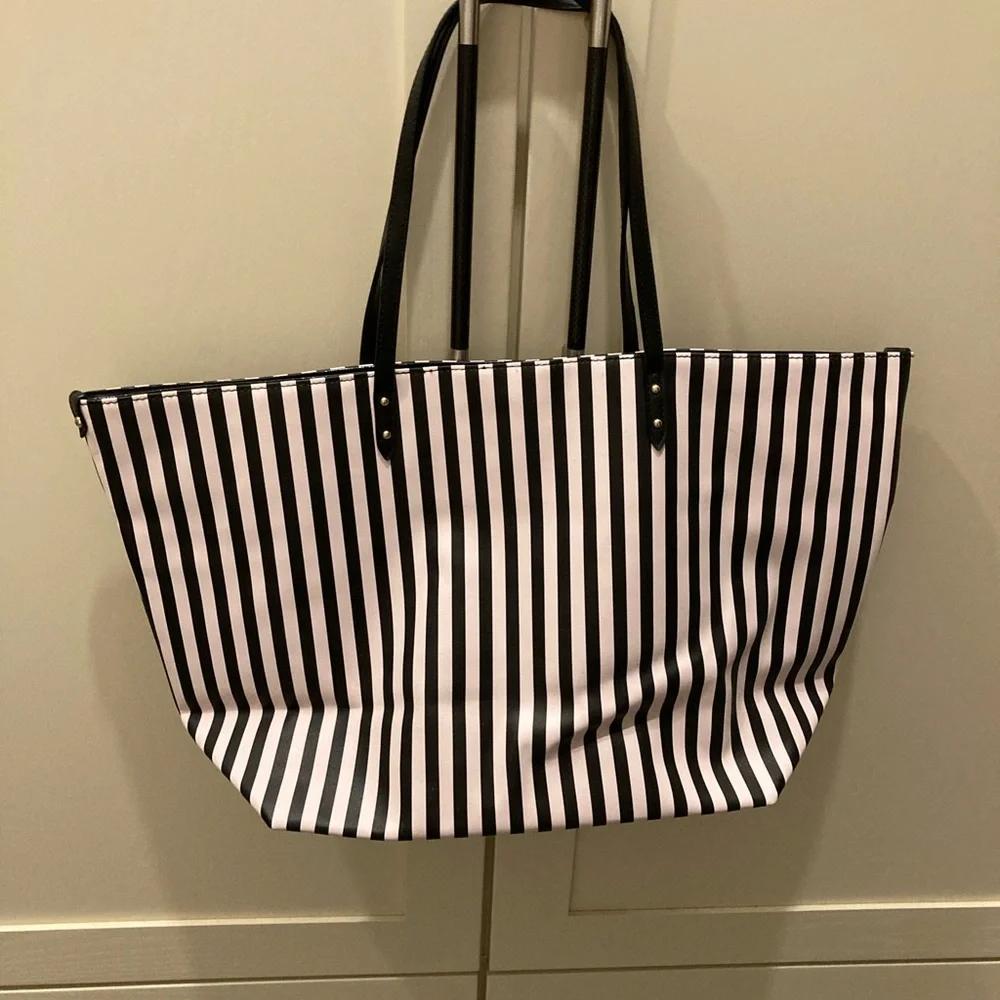 NWT Victoria Secret Tote - Picture 3 of 3